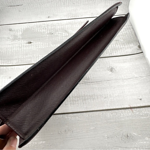 AUTHENTIC Louis Vuitton Taiga Clutch. Burgundy. - Picture 9 of 16
